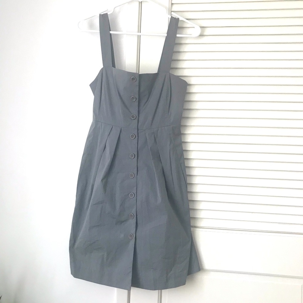 Very cute theory dress, size 2 in great condition.